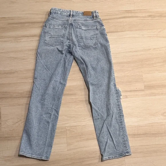 American Eagle Outfitters Light Blue Distressed Straight Leg Jeans - Picture 2 of 4